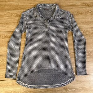 Merrell Black and White Patterned Pullover Shirt